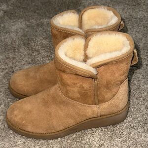 Cozy Tan Women's Boots
